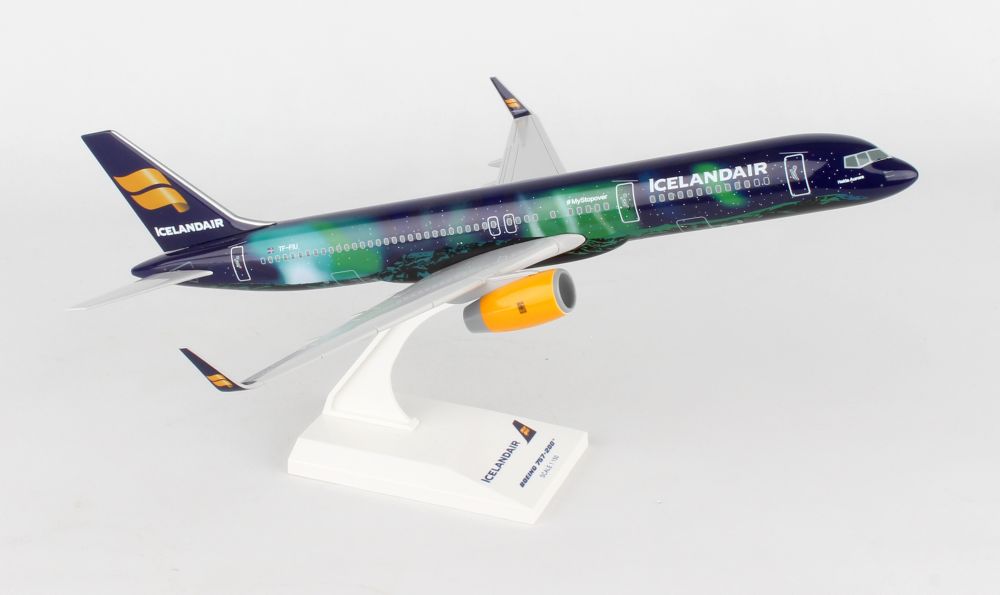 SKYMARKS ICELANDAIR 757-200 1/150 HEKLA AURORA