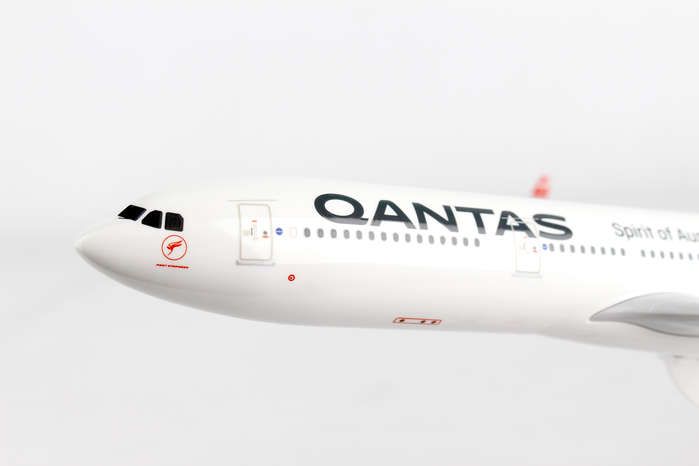 SKYMARKS QANTAS A330-300 1/200