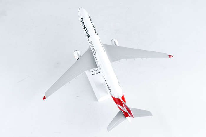 SKYMARKS QANTAS A330-300 1/200